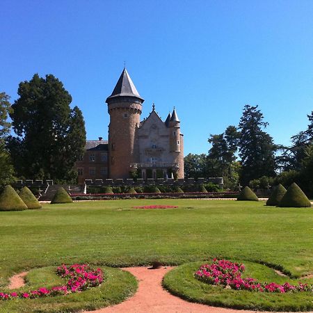 Chateau De Busset Bagian luar foto